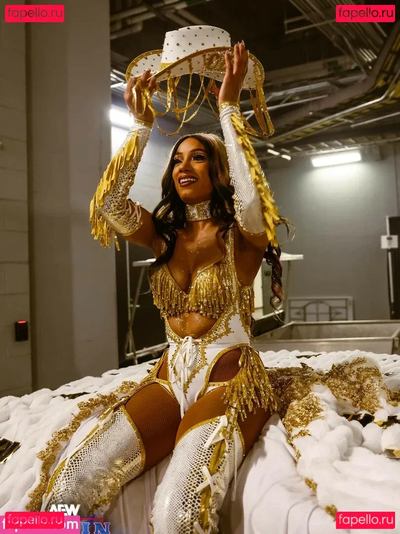 Sasha Banks Onlyfans Photo Gallery 