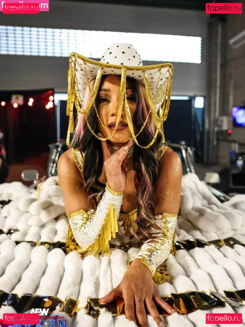 Sasha Banks Onlyfans Photo Gallery 