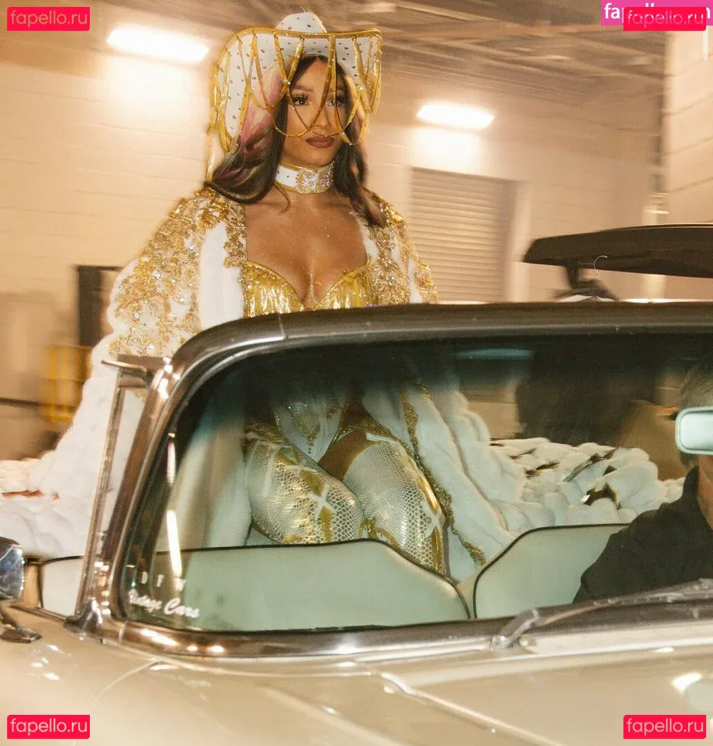 Sasha Banks Onlyfans Photo Gallery 