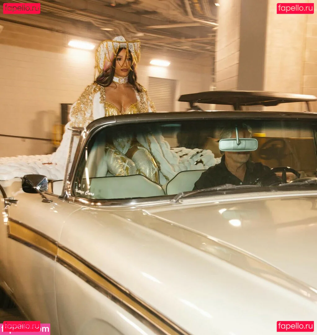 Sasha Banks Onlyfans Photo Gallery 