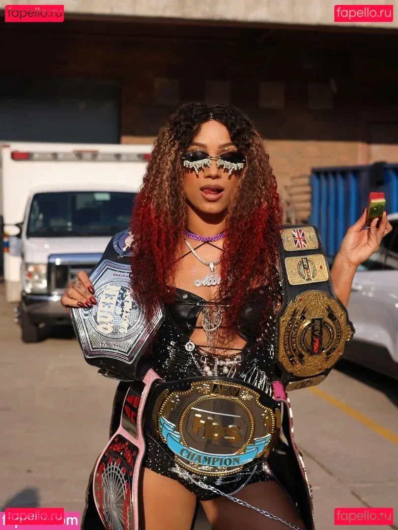 Sasha Banks Onlyfans Photo Gallery 