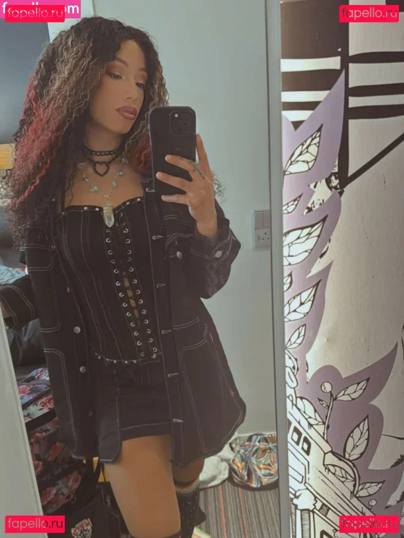 Sasha Banks Onlyfans Photo Gallery 