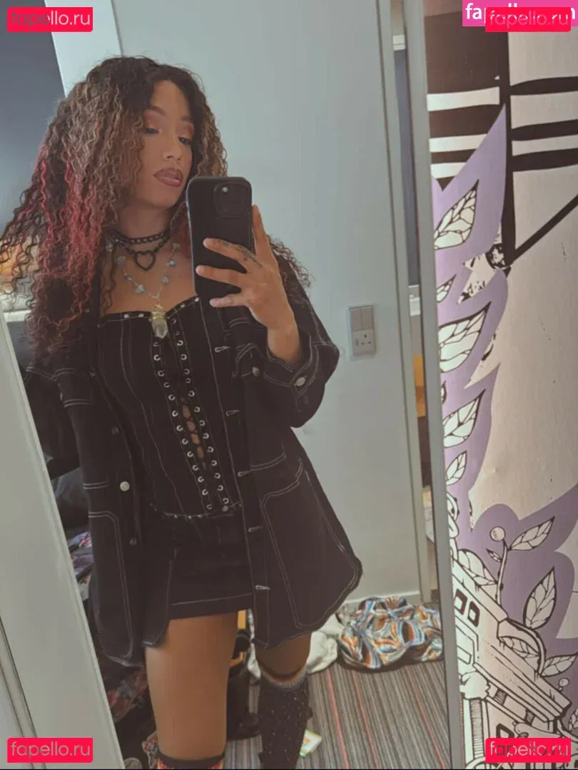 Sasha Banks Onlyfans Photo Gallery 