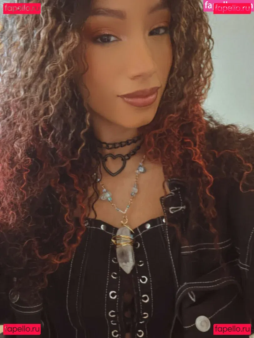 Sasha Banks Onlyfans Photo Gallery 