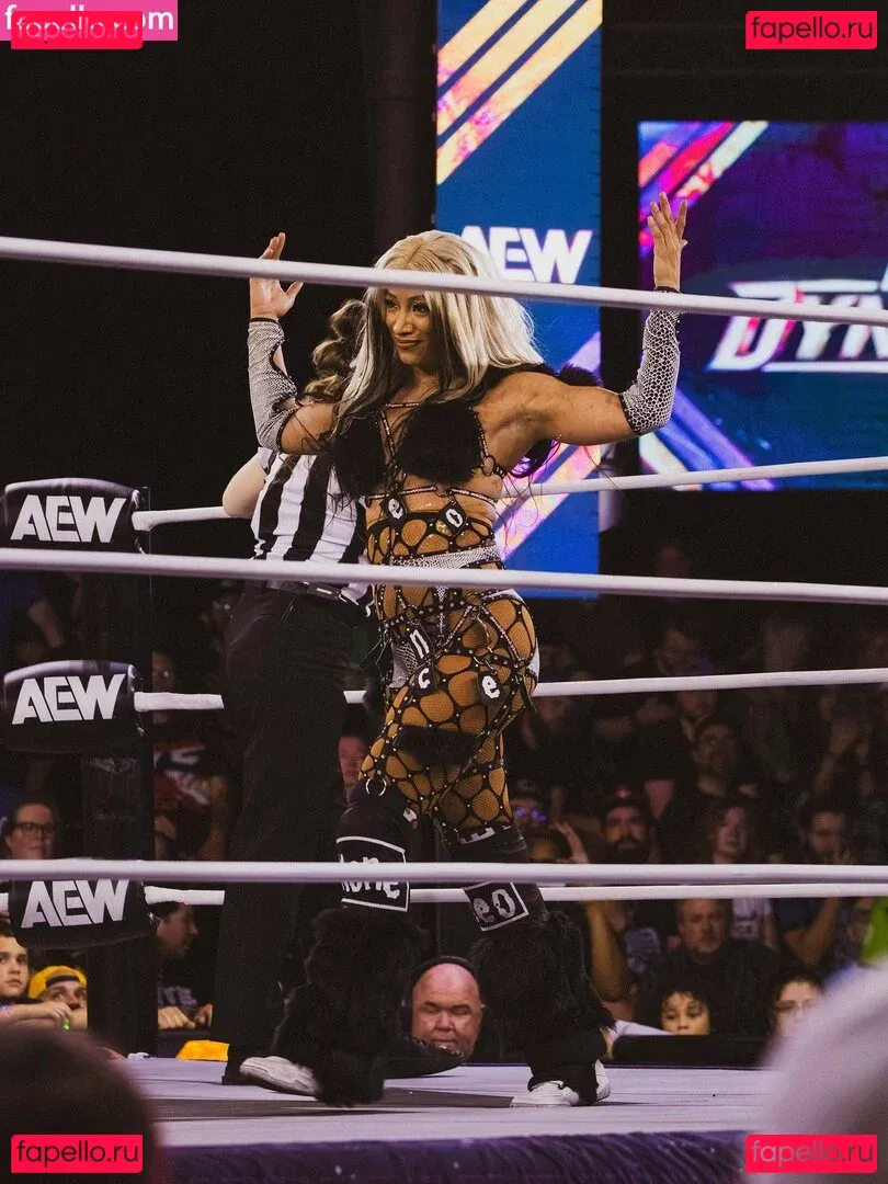 Sasha Banks Onlyfans Photo Gallery 