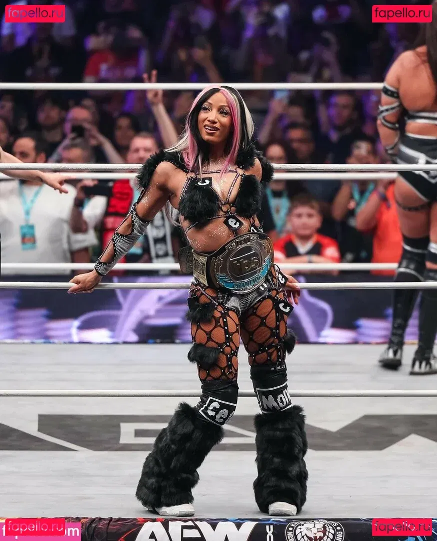 Sasha Banks Onlyfans Photo Gallery 