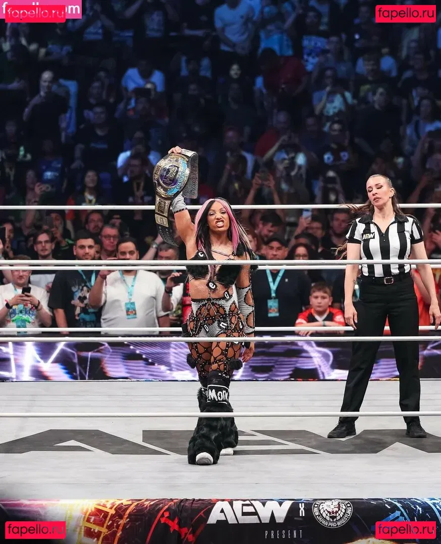 Sasha Banks Onlyfans Photo Gallery 