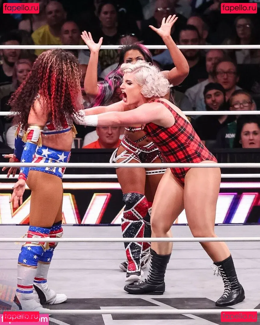 Sasha Banks Onlyfans Photo Gallery 