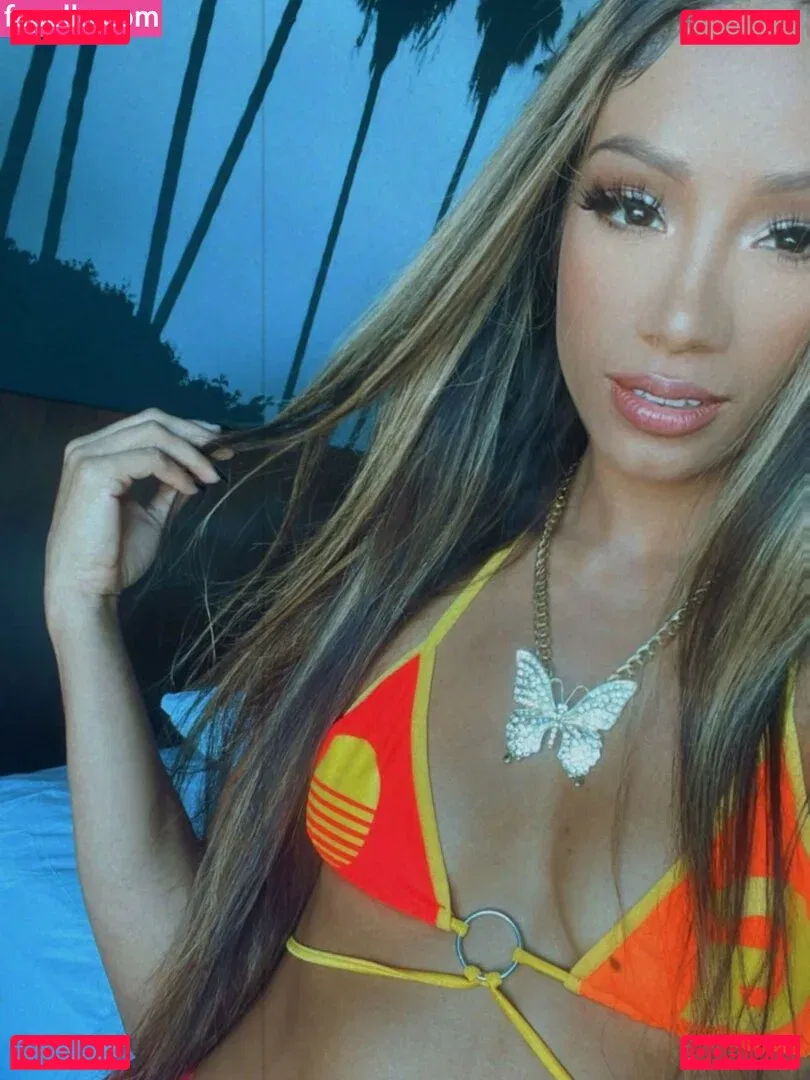 Sasha Banks Onlyfans Photo Gallery 