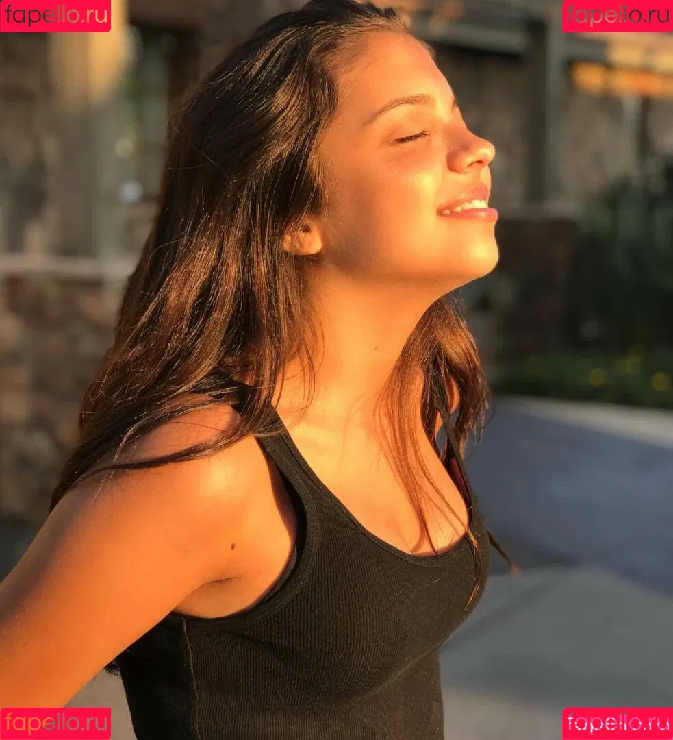 Cree Cicchino Onlyfans Photo Gallery 
