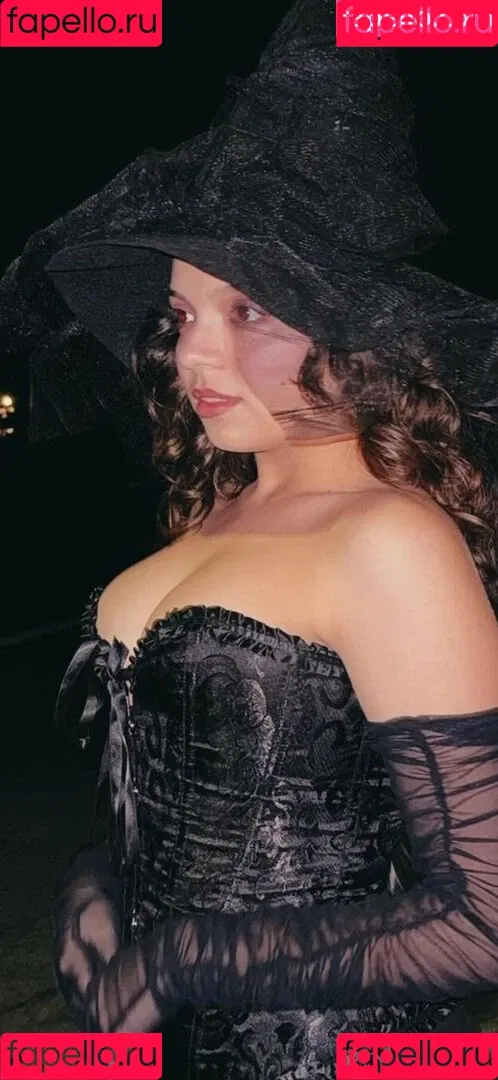 Cree Cicchino Onlyfans Photo Gallery 