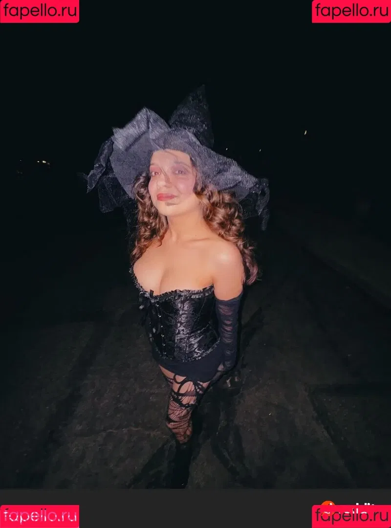 Cree Cicchino Onlyfans Photo Gallery 
