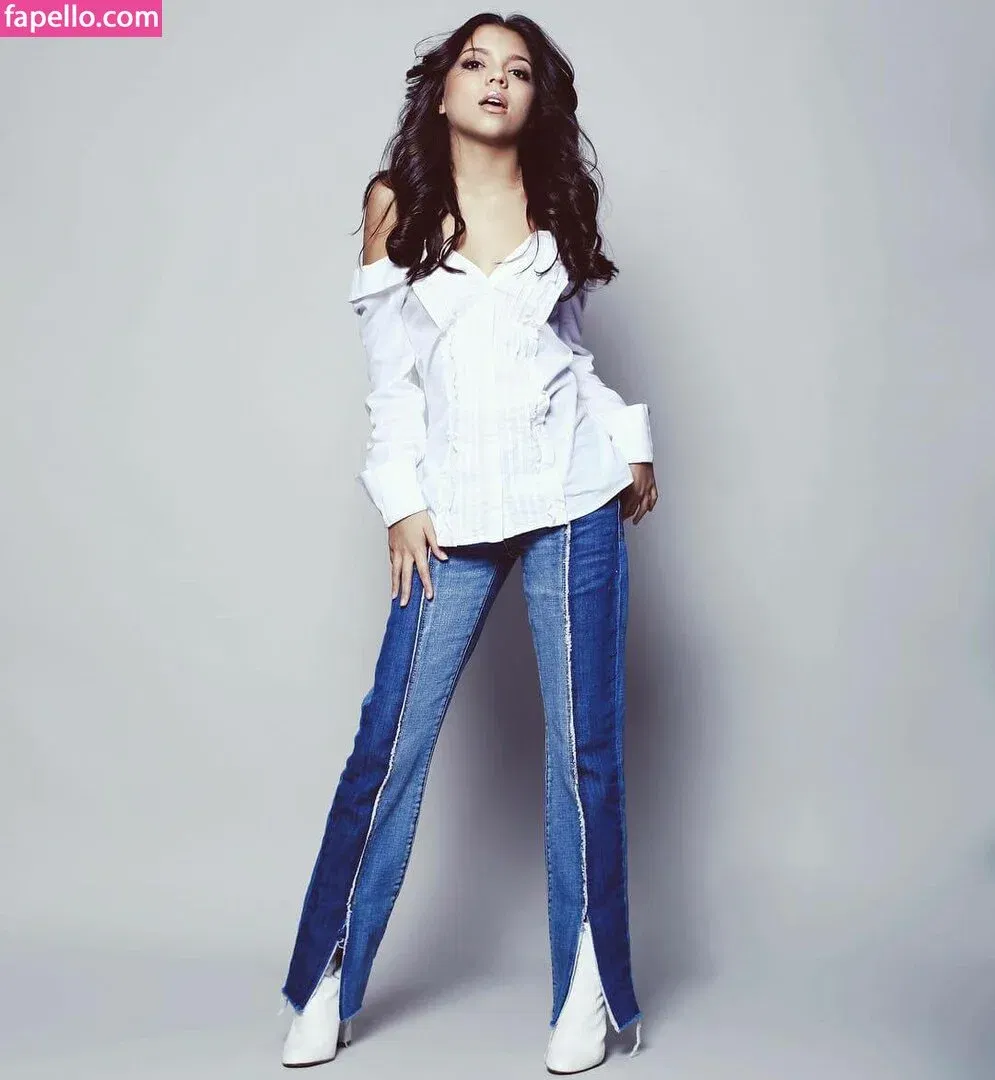 Cree Cicchino Onlyfans Photo Gallery 