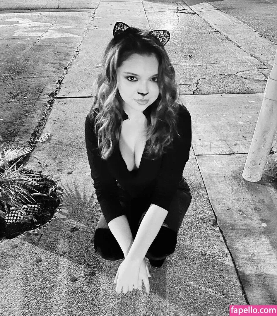 Cree Cicchino Onlyfans Photo Gallery 