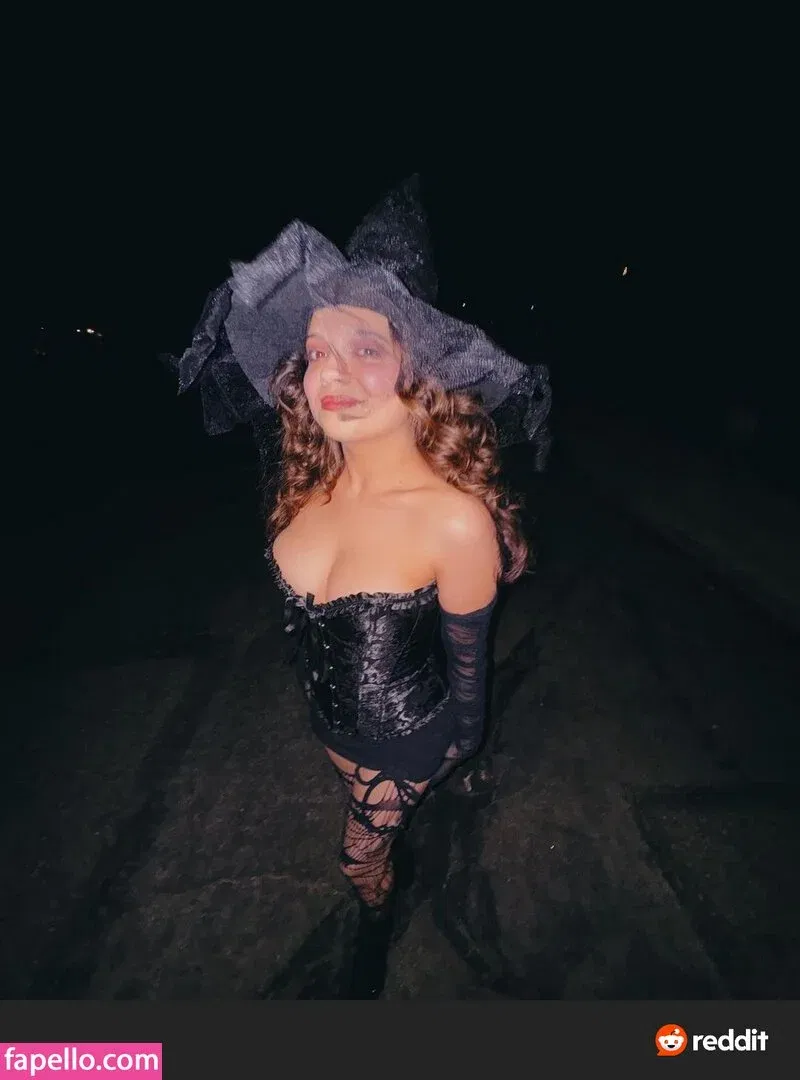 Cree Cicchino Onlyfans Photo Gallery 