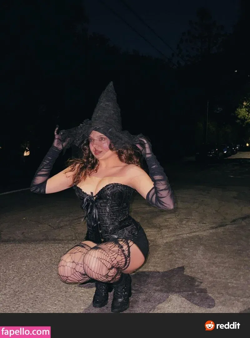 Cree Cicchino Onlyfans Photo Gallery 