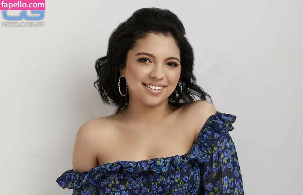 Cree Cicchino Onlyfans Photo Gallery 