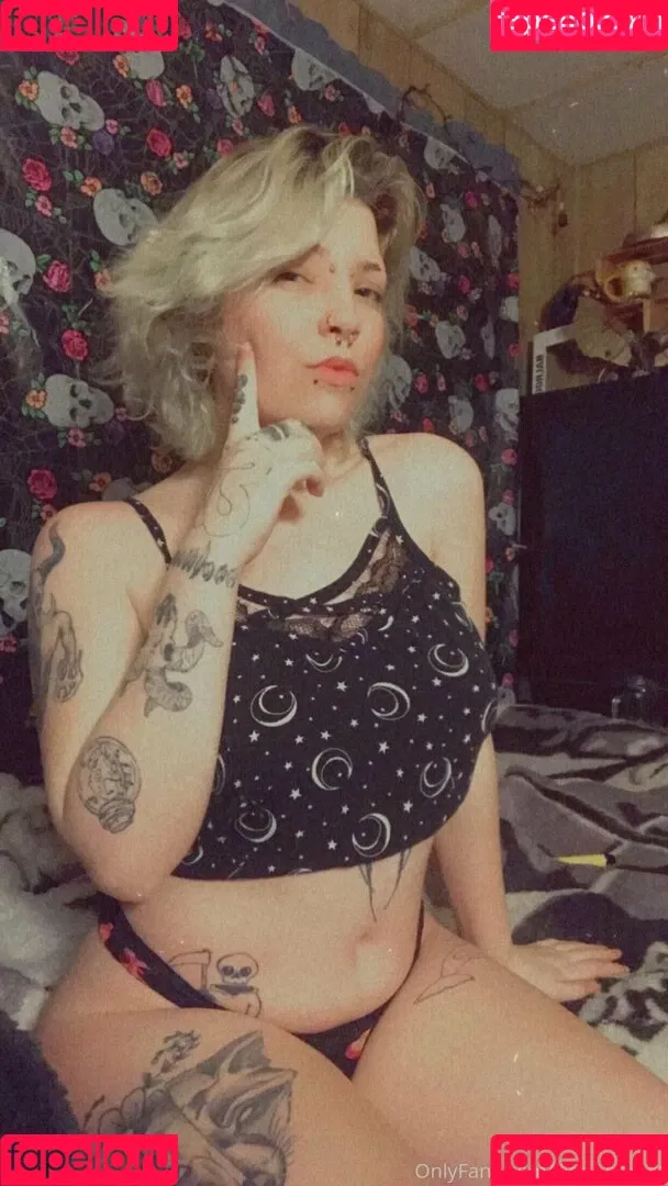 lilbaphomet Onlyfans Photo Gallery 