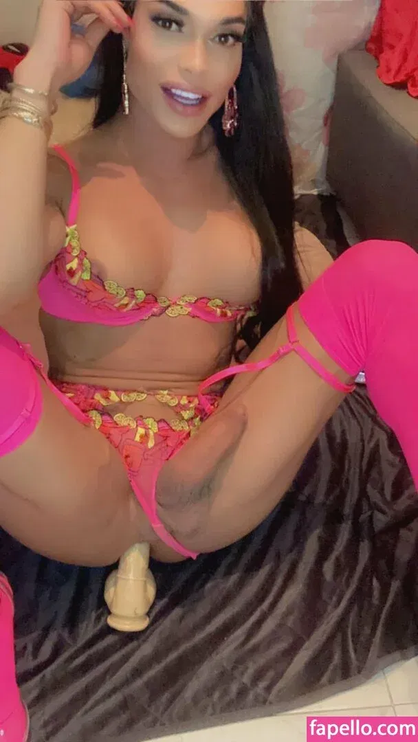 mayagoeswild Onlyfans Photo Gallery 