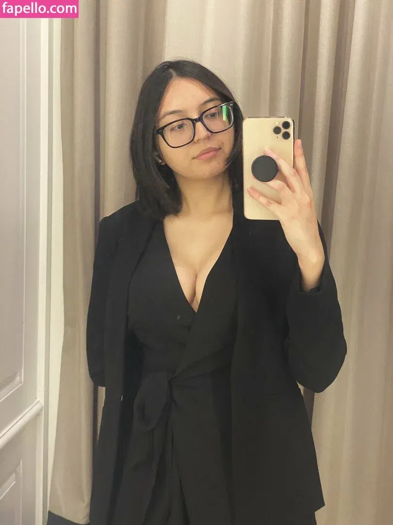 madena_ Onlyfans Photo Gallery 