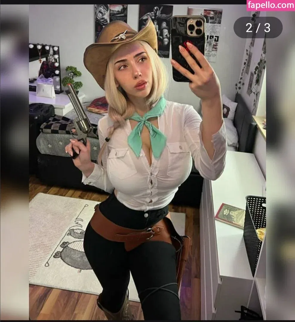 Elisa Denisee Onlyfans Photo Gallery 