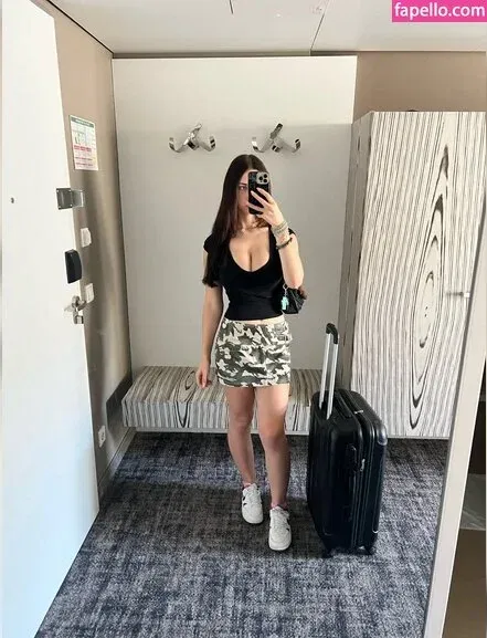 Elisa Denisee Onlyfans Photo Gallery 