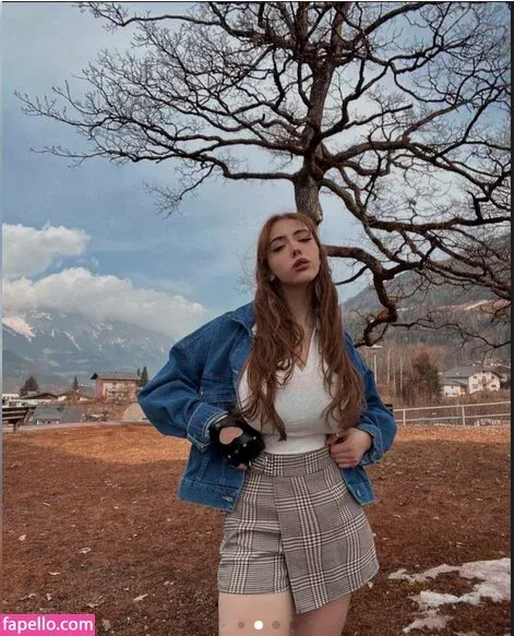 Elisa Denisee Onlyfans Photo Gallery 