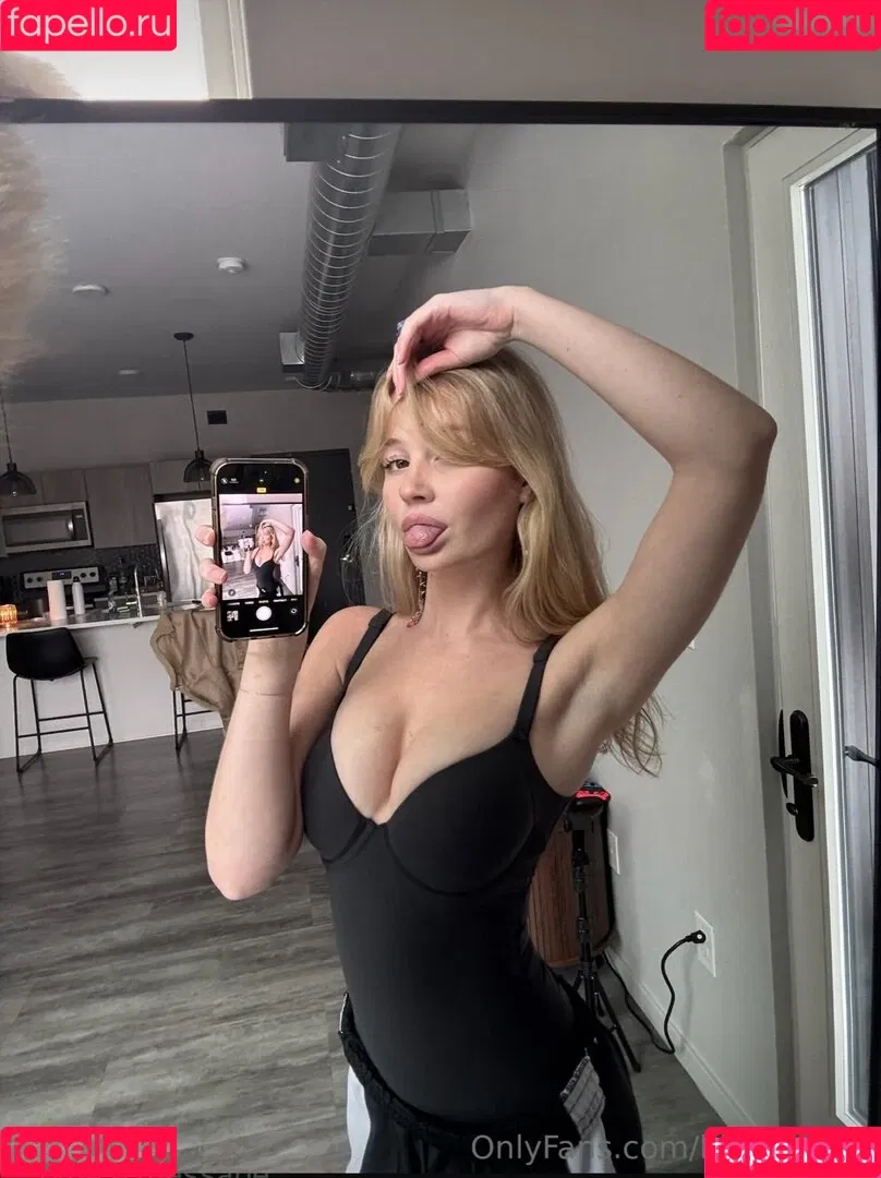 Blue World Onlyfans Photo Gallery 
