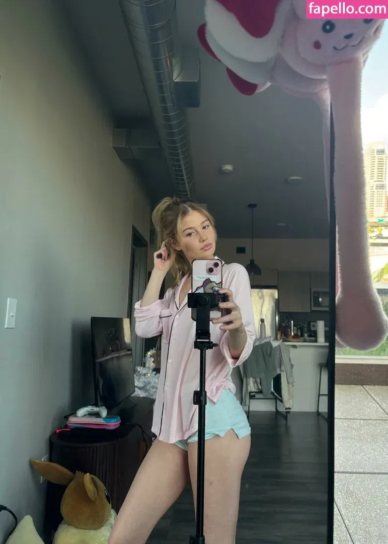 Blue World Onlyfans Photo Gallery 