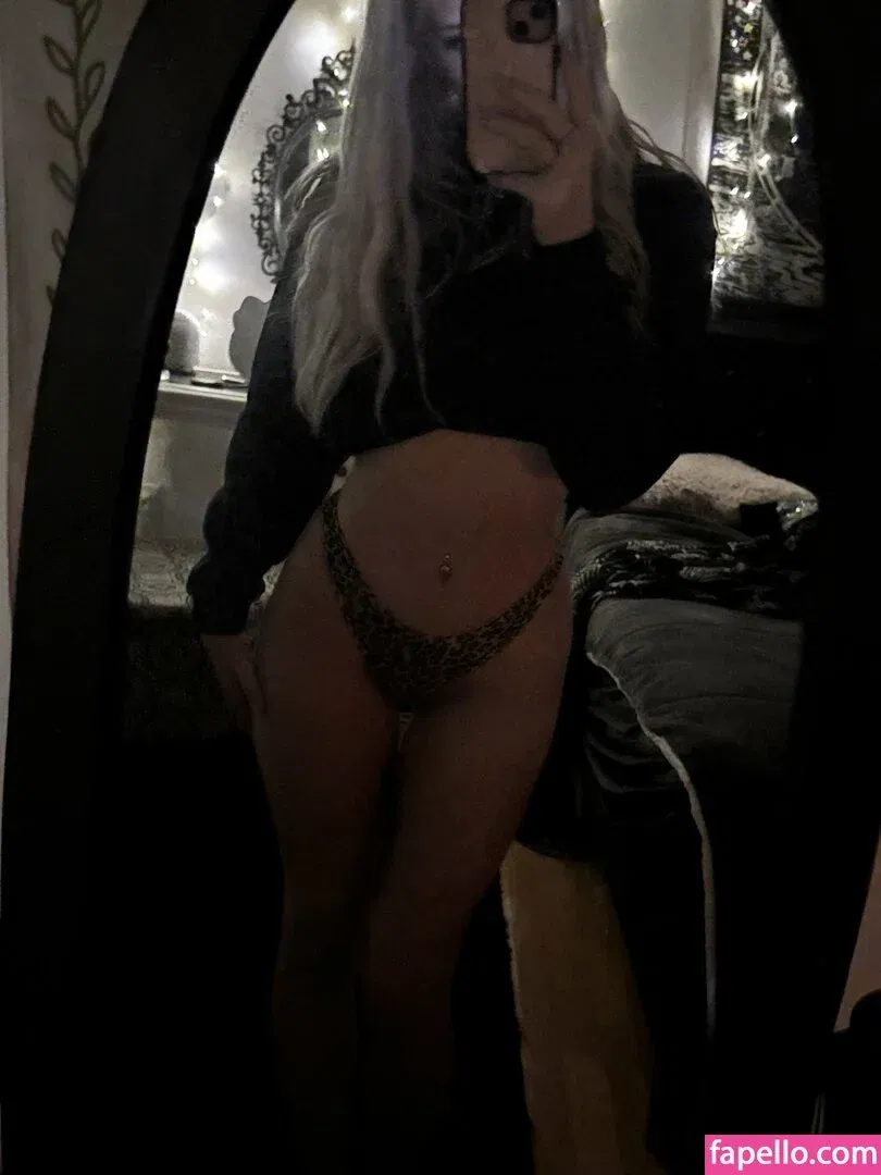 onlygothbitches Onlyfans Photo Gallery 