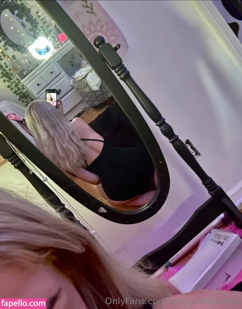 onlygothbitches Onlyfans Photo Gallery 