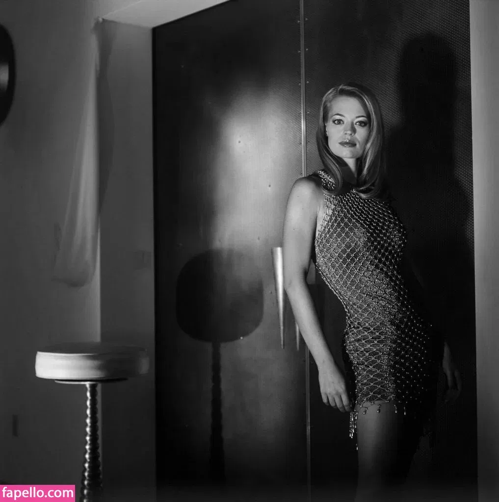 JURI 新宿クリスタル Onlyfans Photo Gallery 