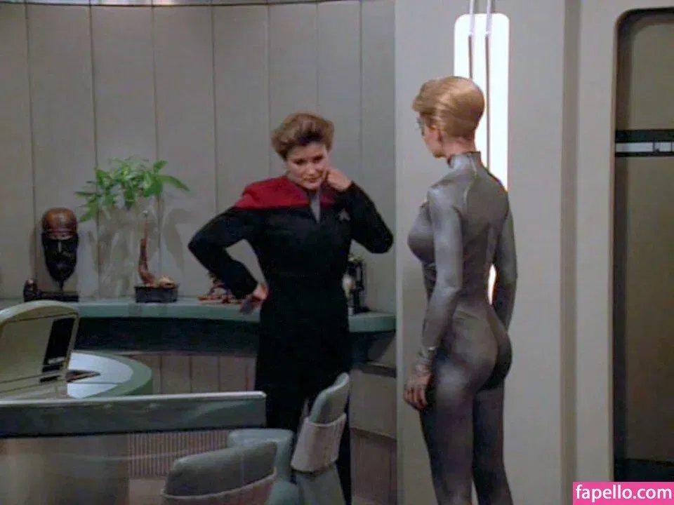 JURI 新宿クリスタル Onlyfans Photo Gallery 