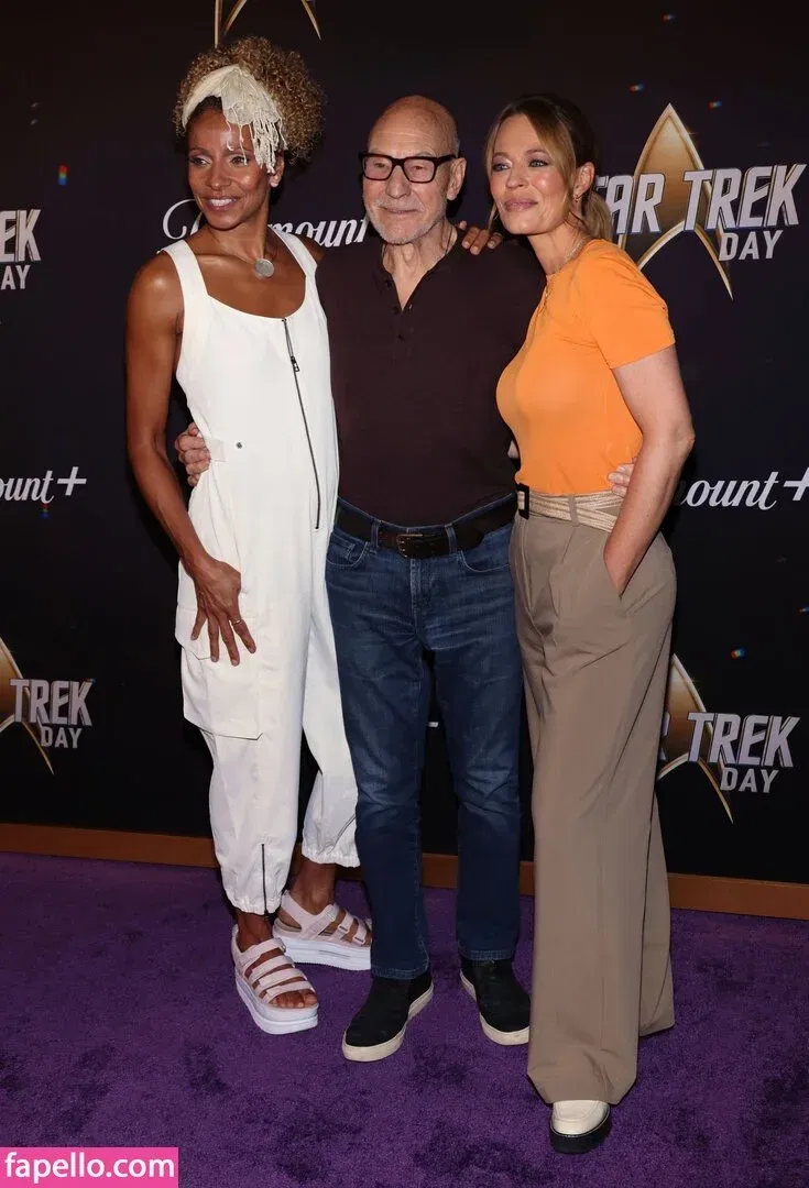 JURI 新宿クリスタル Onlyfans Photo Gallery 