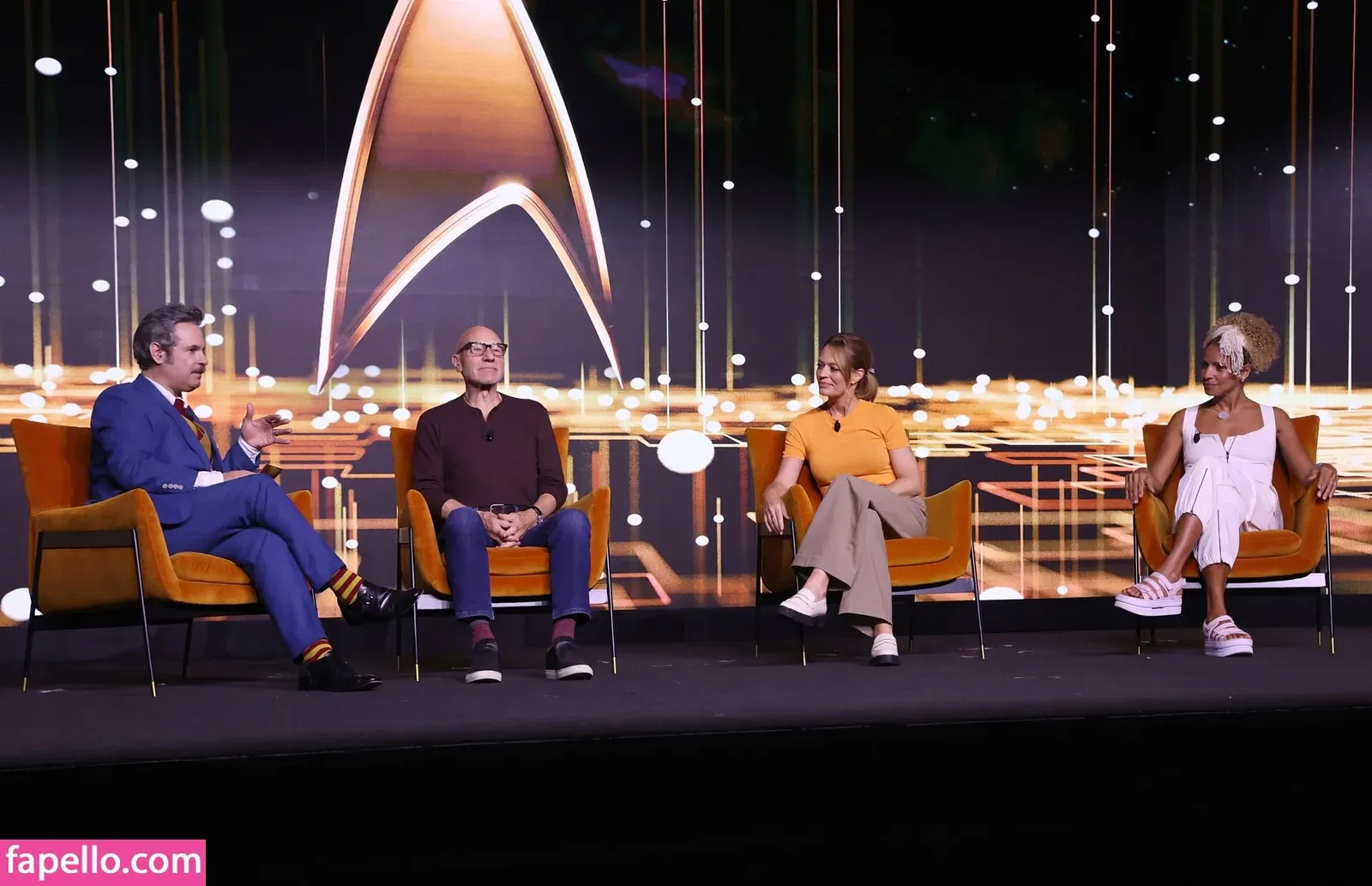 JURI 新宿クリスタル Onlyfans Photo Gallery 