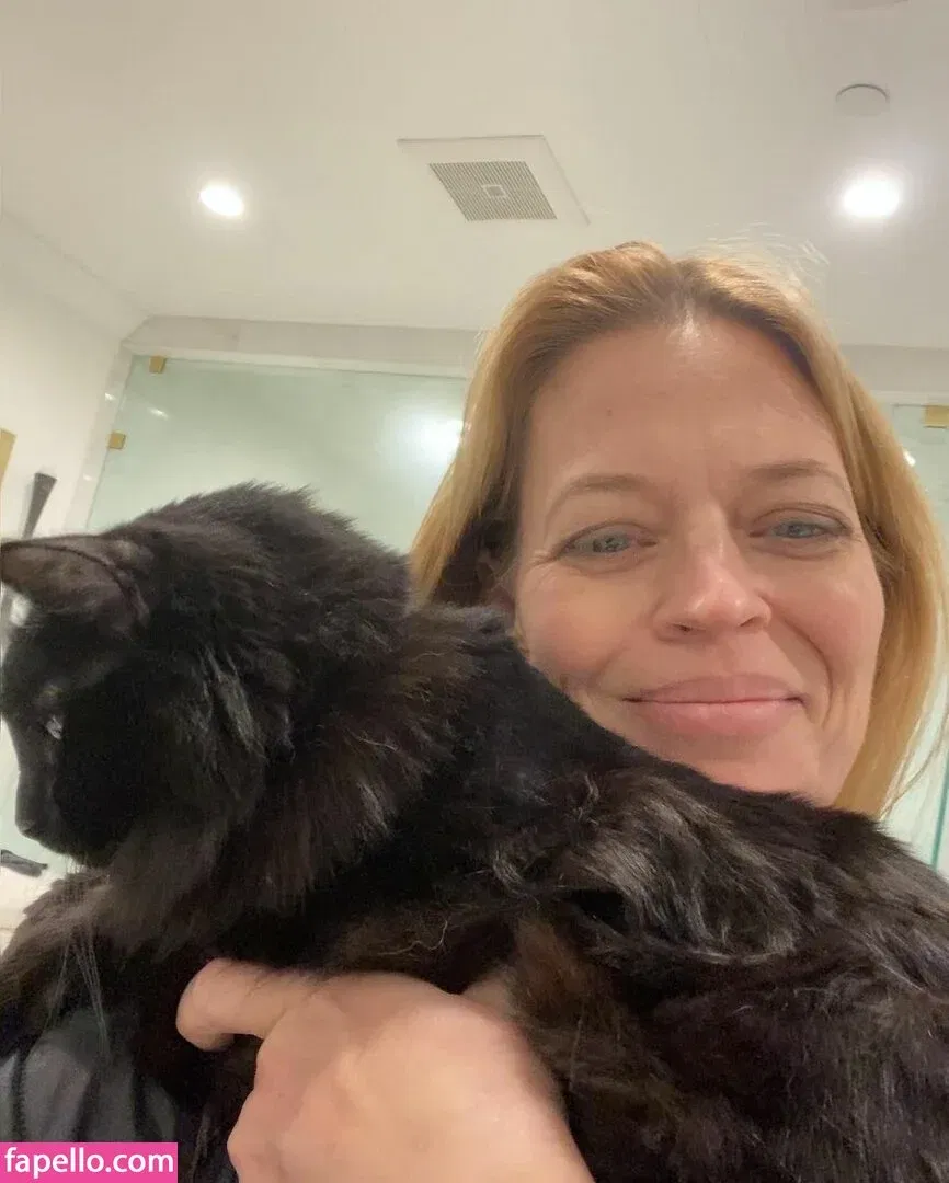 JURI 新宿クリスタル Onlyfans Photo Gallery 