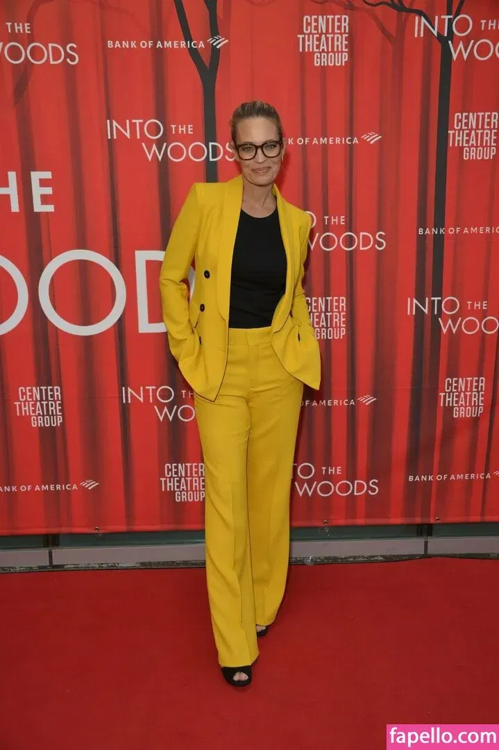 JURI 新宿クリスタル Onlyfans Photo Gallery 