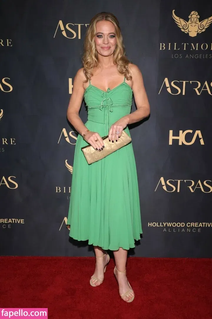 JURI 新宿クリスタル Onlyfans Photo Gallery 