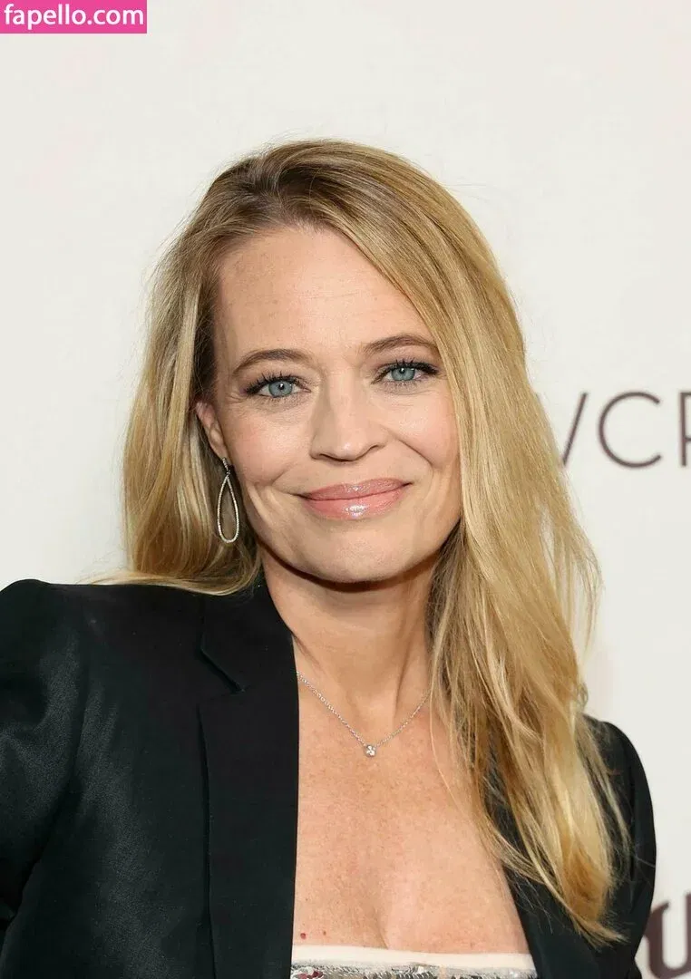 JURI 新宿クリスタル Onlyfans Photo Gallery 