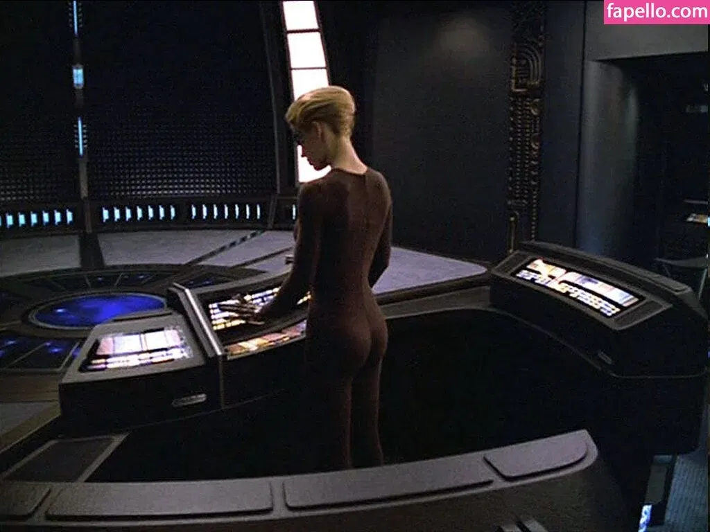 JURI 新宿クリスタル Onlyfans Photo Gallery 