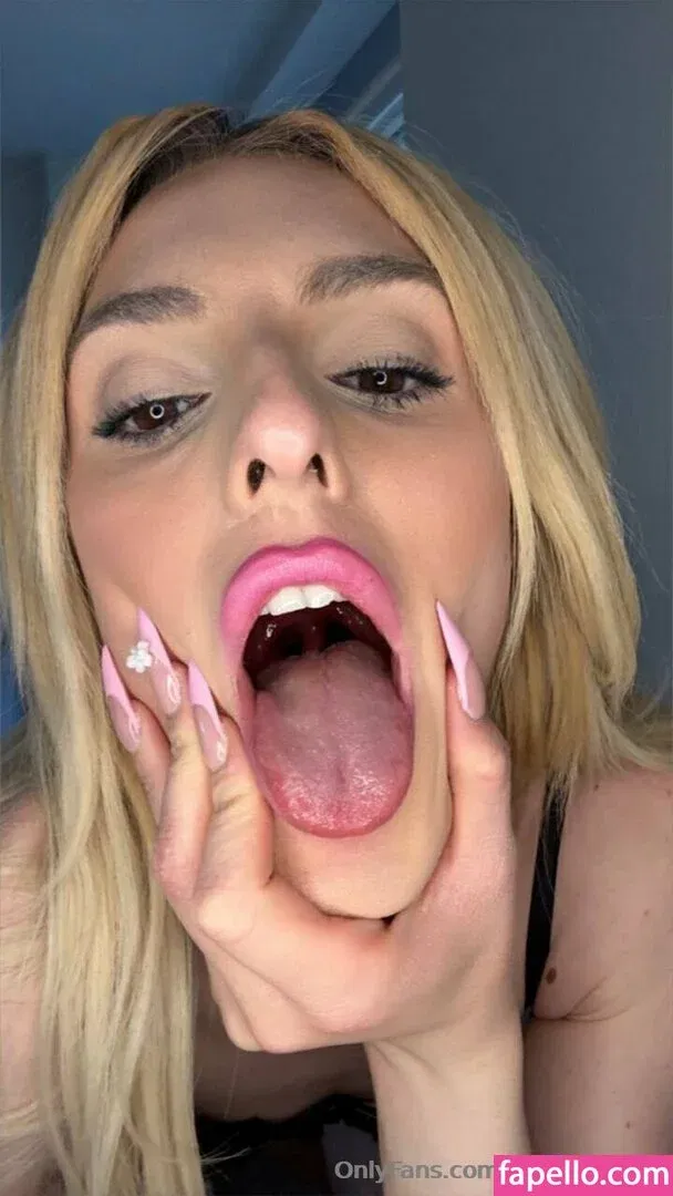 emmaswann Onlyfans Photo Gallery 