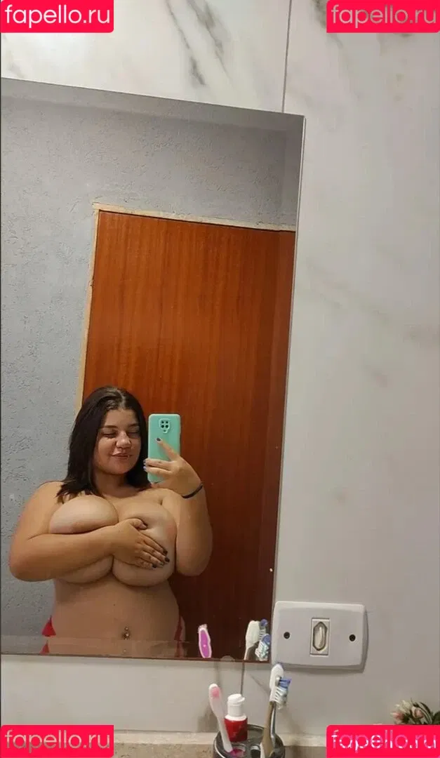 NicoliAraújo Onlyfans Photo Gallery 