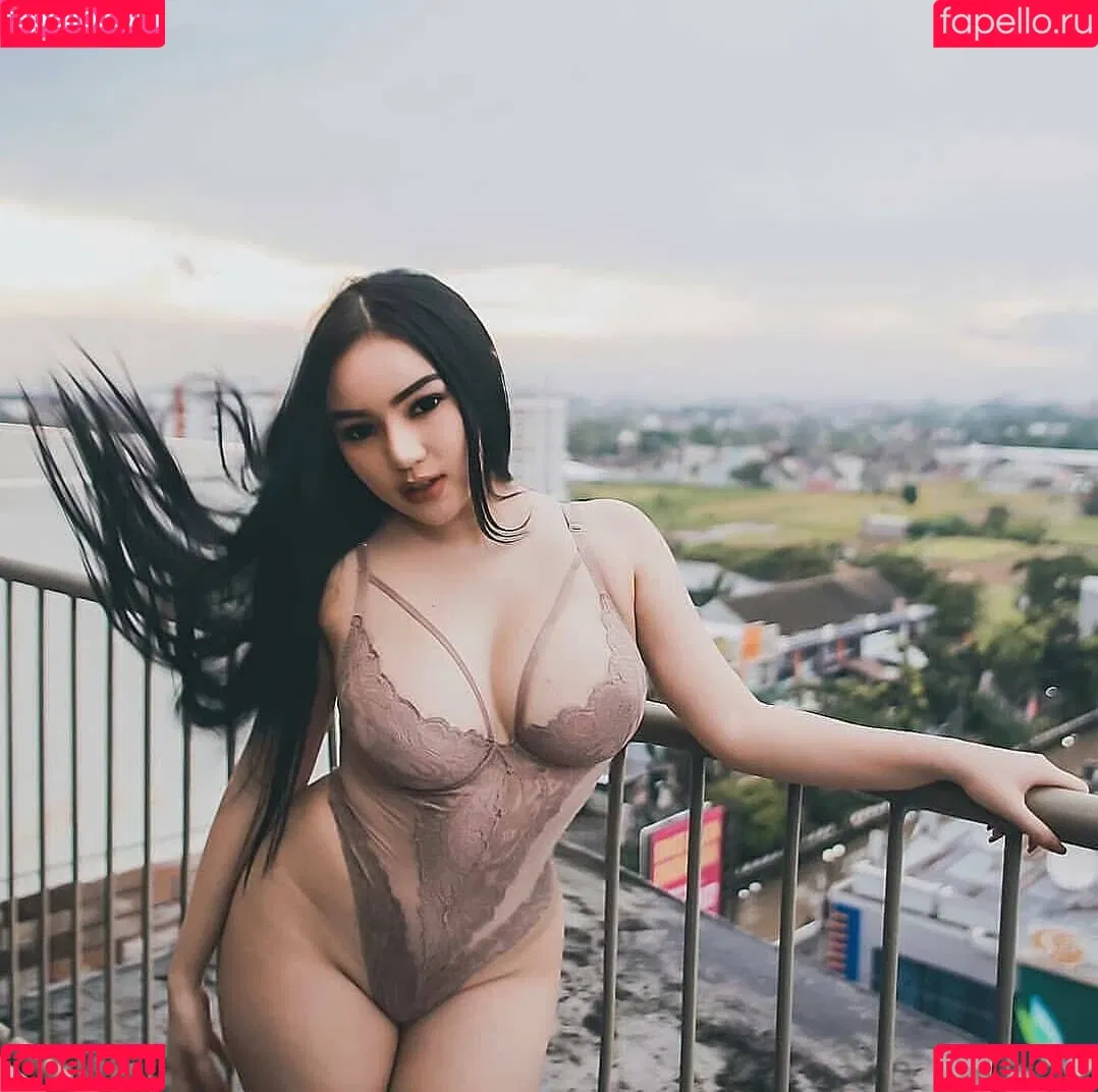 Monica Ardhea Onlyfans Photo Gallery 