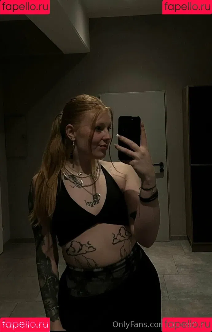 ZoeRedHair Onlyfans Photo Gallery 