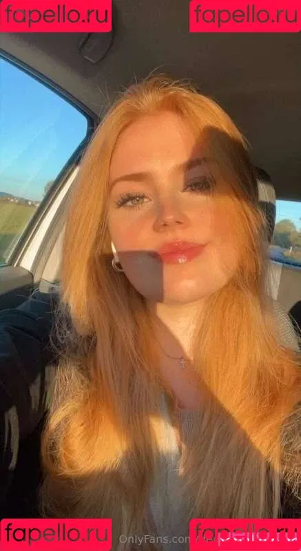 ZoeRedHair Onlyfans Photo Gallery 