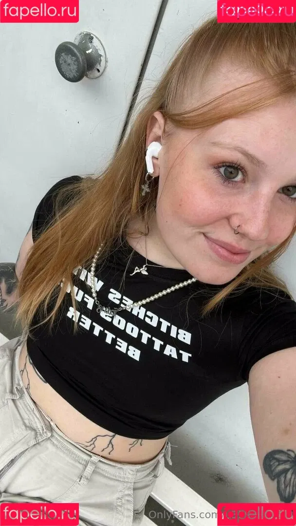 ZoeRedHair Onlyfans Photo Gallery 