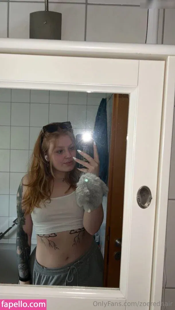 ZoeRedHair Onlyfans Photo Gallery 