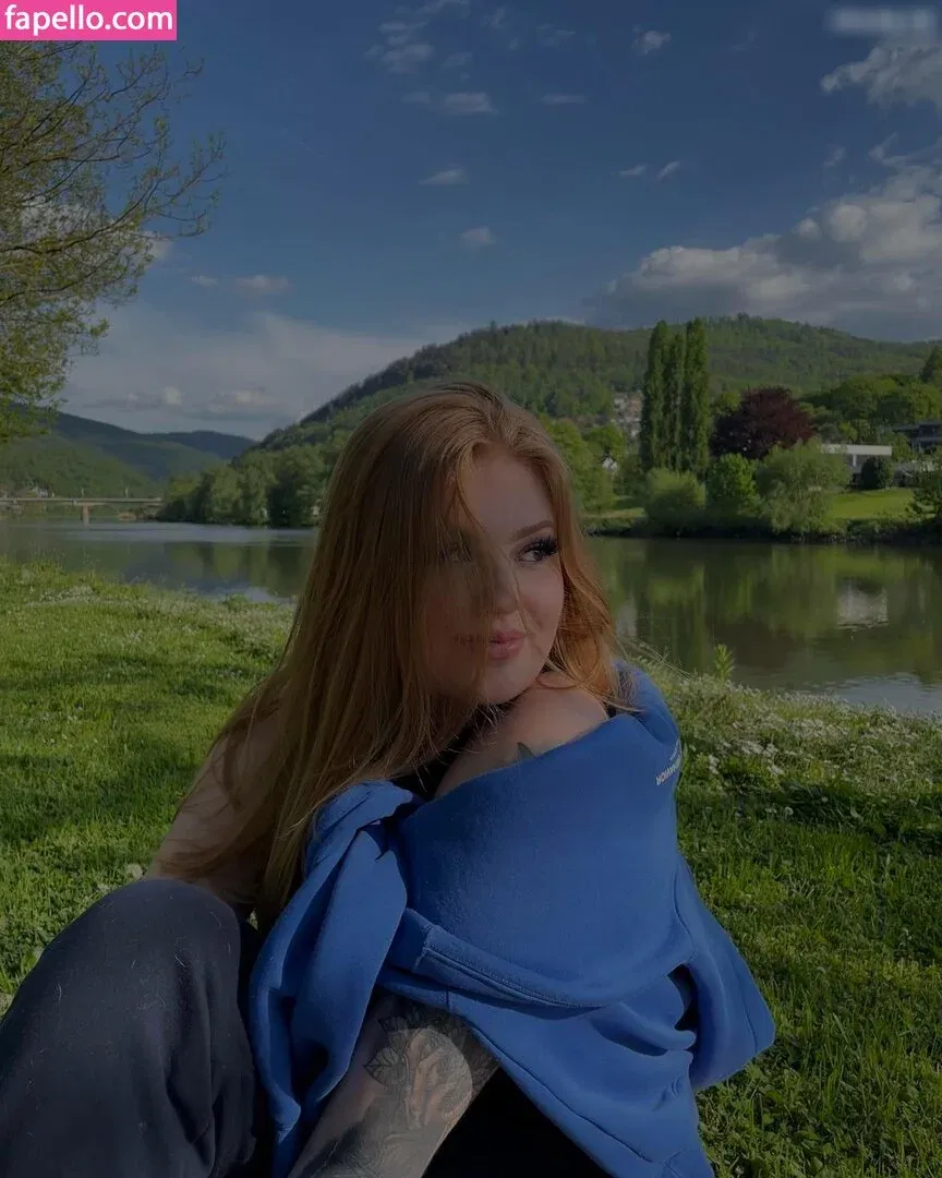 ZoeRedHair Onlyfans Photo Gallery 