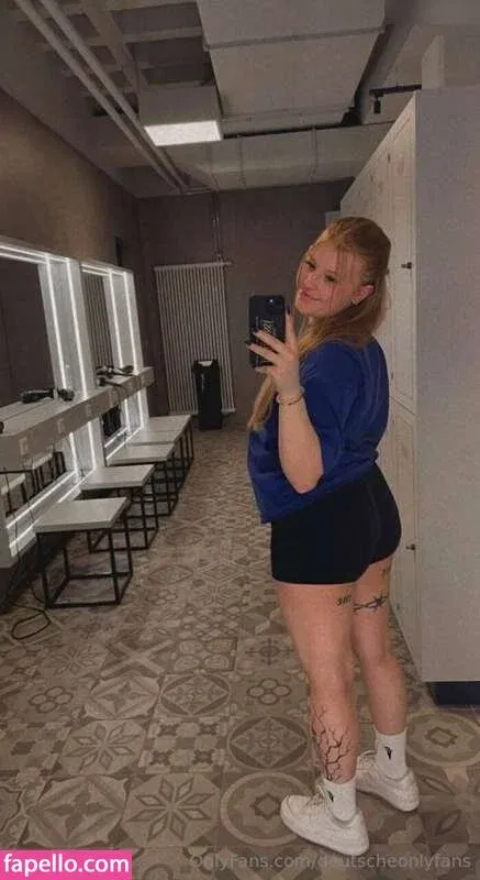 ZoeRedHair Onlyfans Photo Gallery 