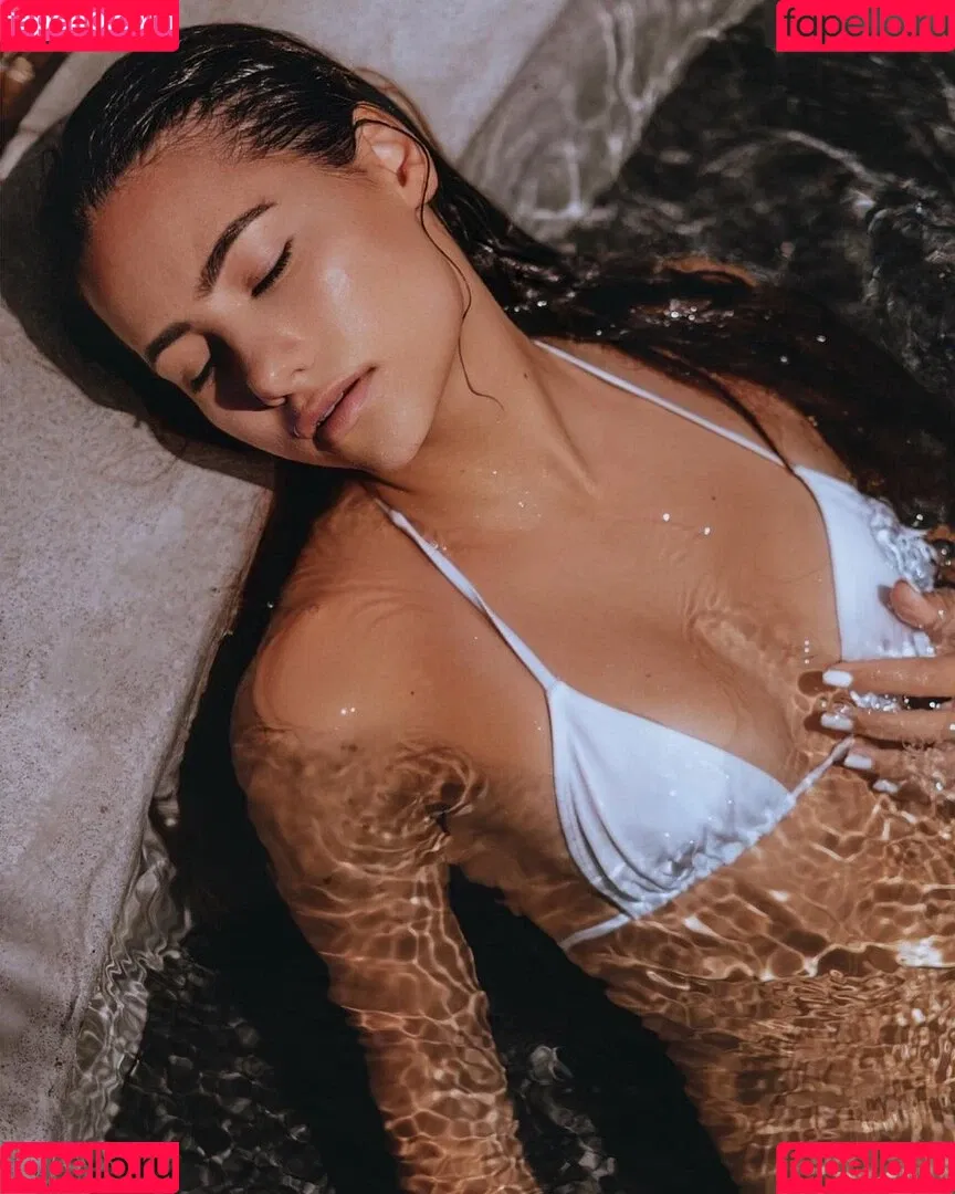 Sophia Chiara Onlyfans Photo Gallery 
